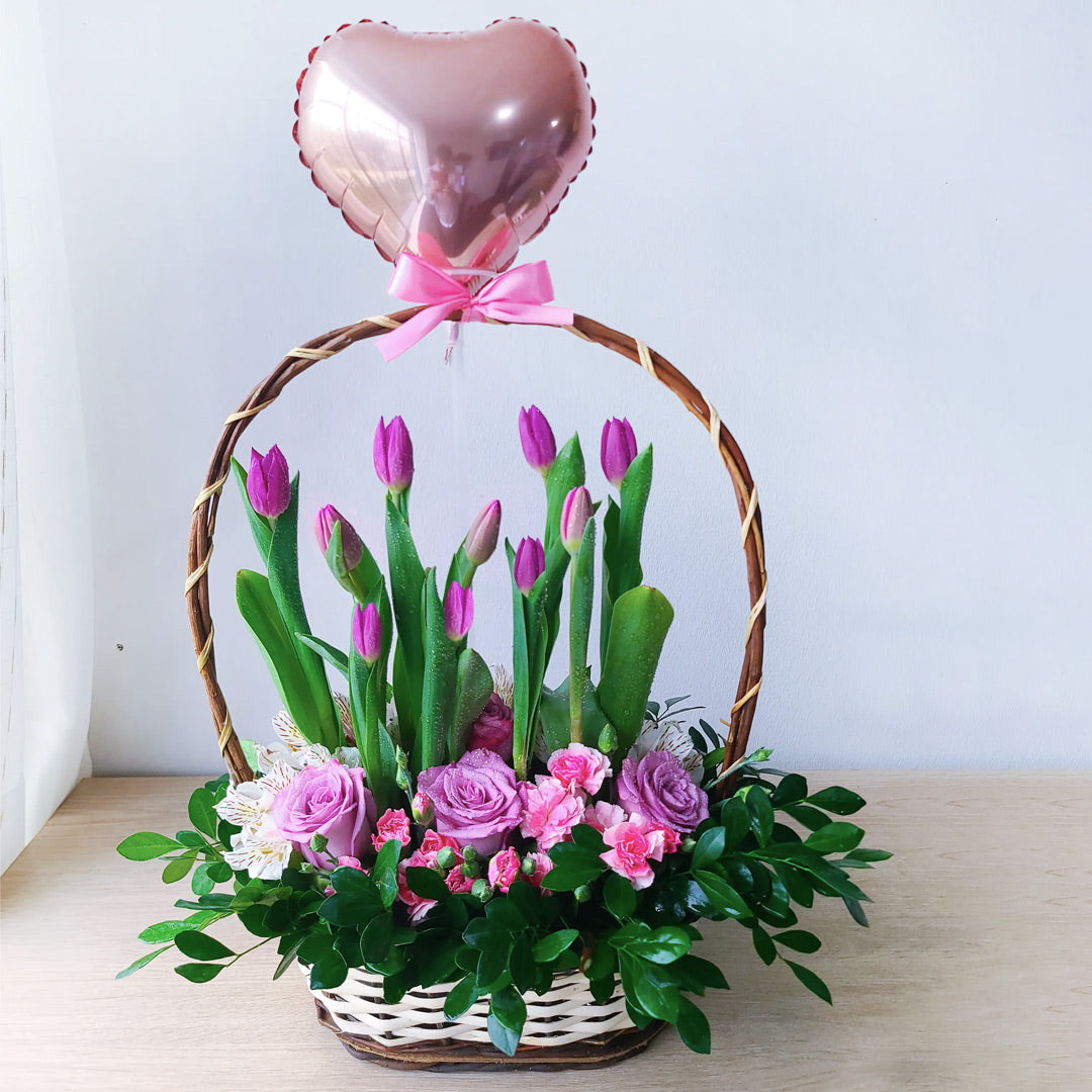 CANASTA DE TULIPANES LILAS