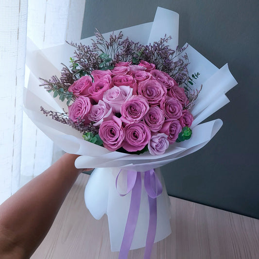 RAMO 30 ROSAS LILA